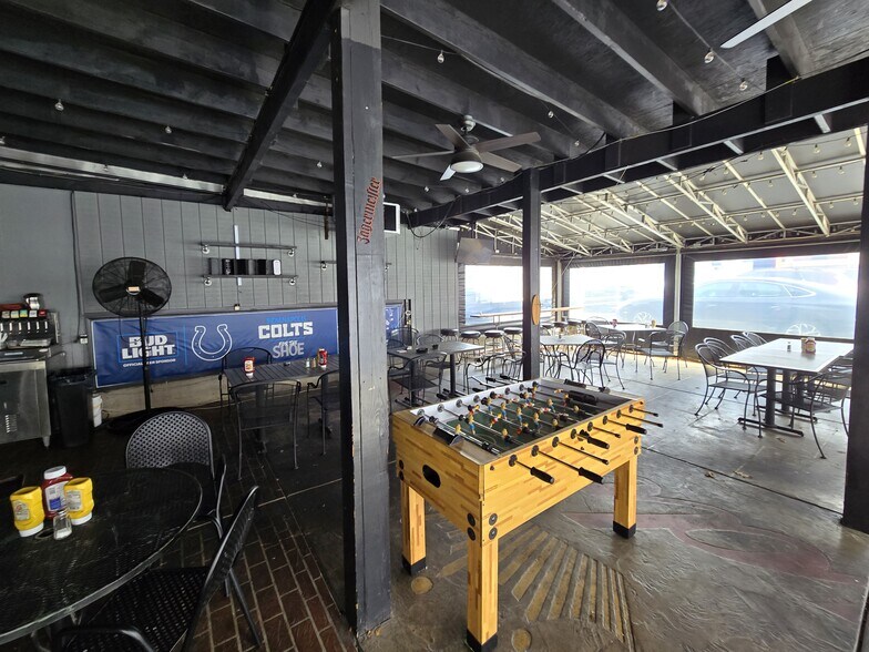 More Photos Of 419 S West St, Indianapolis Freestanding For Lease