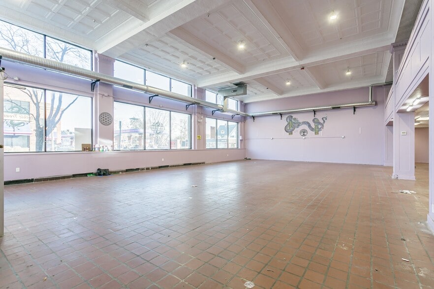 More Photos Of 727 E Main St, Rochester Restaurant For Lease