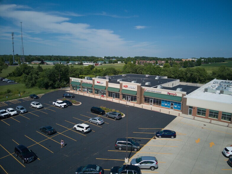More Photos Of 2688 DeKalb Ave, Sycamore Freestanding For Lease