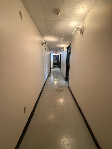 More Photos Of 911 N Frio St, San Antonio Manufacturing For Lease