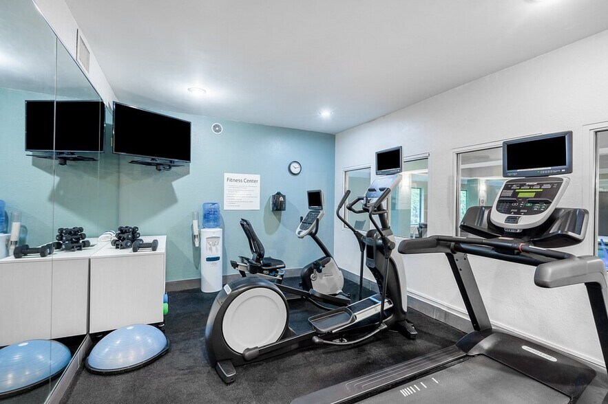 More Photos Of 310 Orchard Hill Dr, Tell City Hotel For Sale
