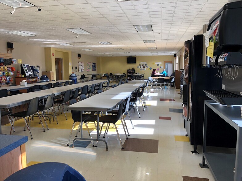 More Photos Of 19 Mollison Way, Lewiston Medical For Lease