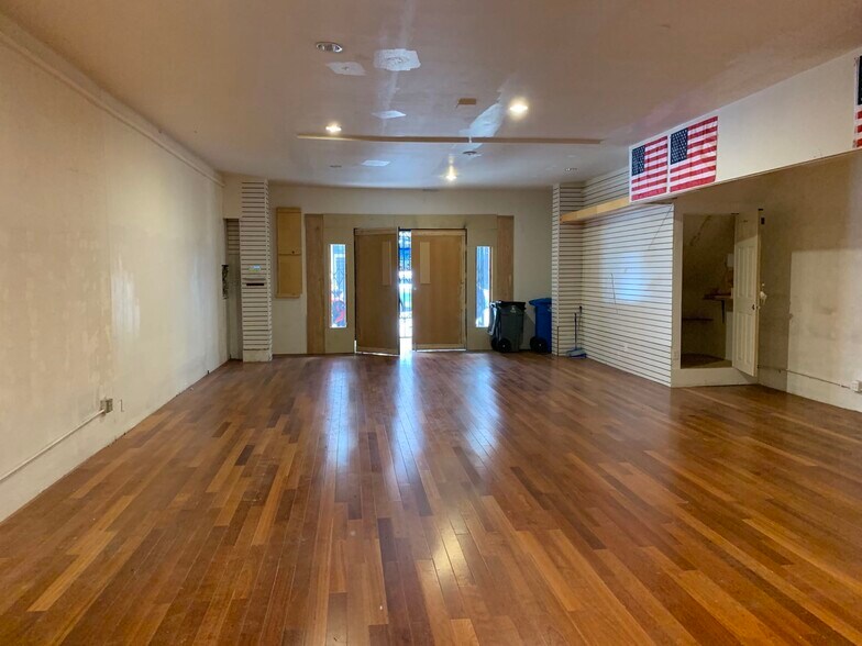 More Photos Of 736-738 Grant Ave, San Francisco Storefront Retail Office For Sale