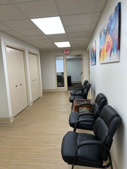 More Photos Of 308 N Cleveland Massillon Rd, Akron Office For Sale