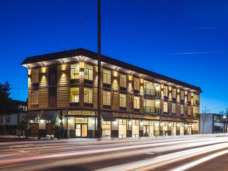More Photos Of 9236 SE Woodstock Blvd, Portland Storefront Retail Residential For Lease