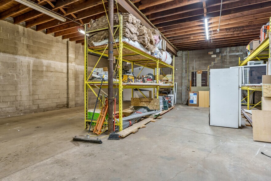 More Photos Of 415 N 3rd St, Rockford Light Distribution For Lease