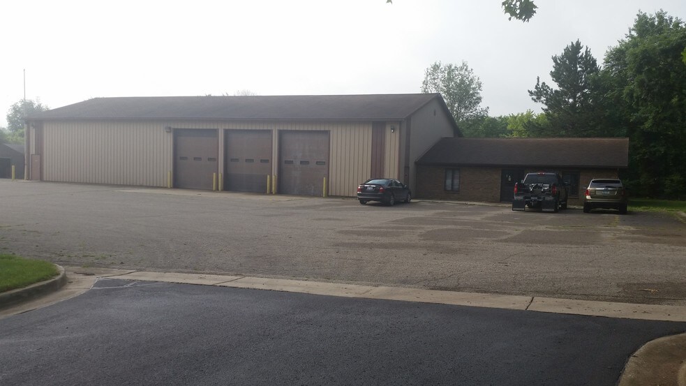 More Photos Of 8620 Algoma Ave NE, Rockford Warehouse For Sale