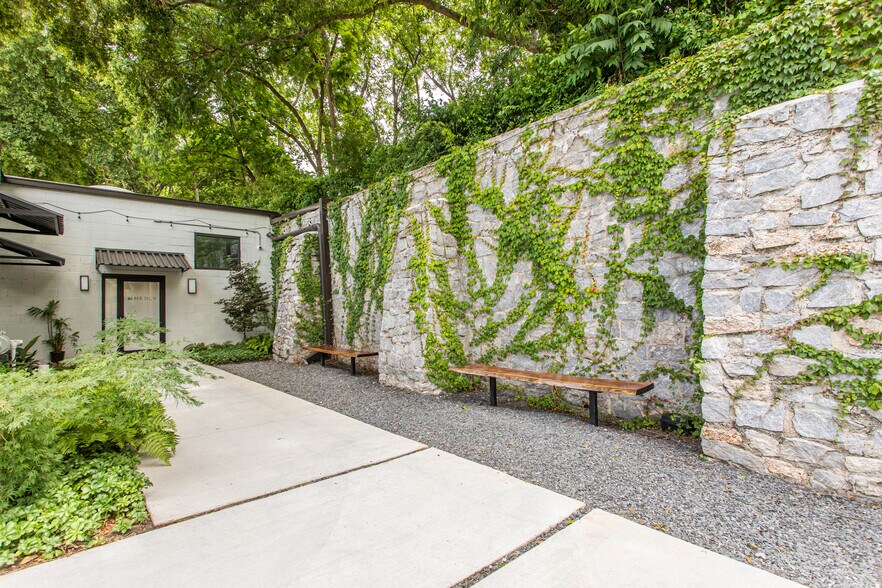 More Photos Of 714 Moreland Ave SE, Atlanta Storefront Retail Office For Lease