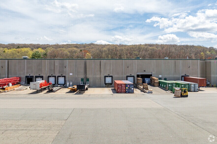 More Photos Of 1578 Sussex Tpke, Randolph Manufacturing For Lease