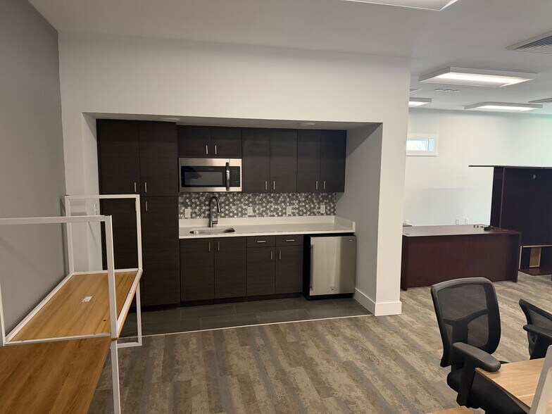 More Photos Of 225 SW 7th Ter, Gainesville Office For Lease