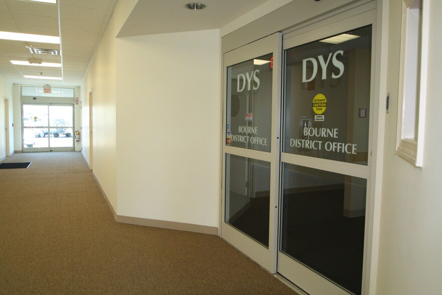 More Photos Of 1 Technology Park Dr, Bourne Medical For Lease