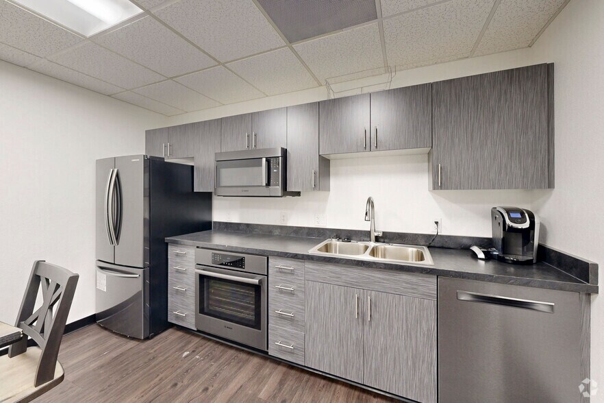More Photos Of 2775 W Hampden Ave, Englewood Office For Sale