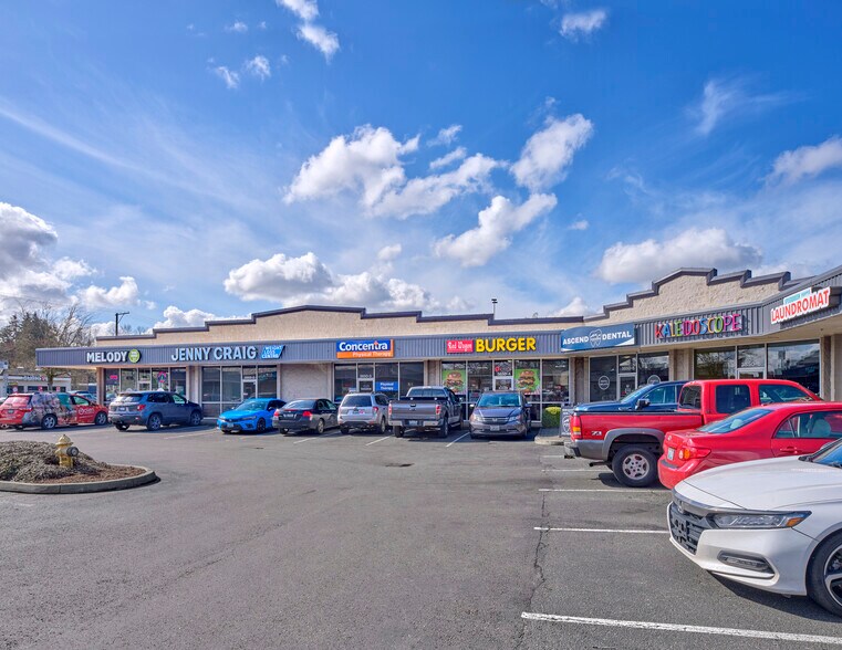 More Photos Of 3850 S Meridian, Puyallup Storefront For Lease