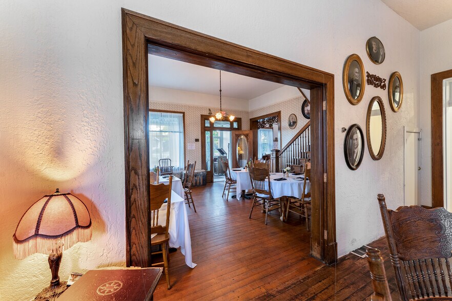 More Photos Of 189 S Vernal Ave, Vernal General Retail For Sale
