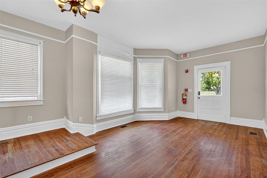 More Photos Of 1218 W Broad St, Groveland Office For Sale