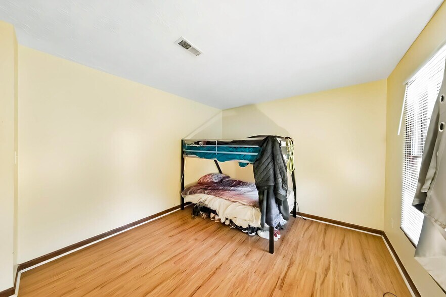 More Photos Of 145 Hunters Ln, Fayetteville Multifamily For Sale