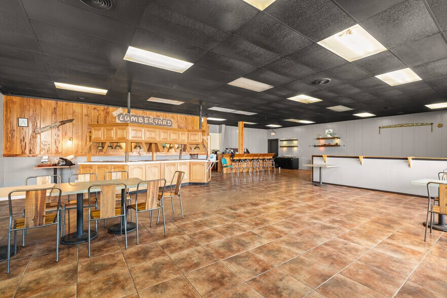 More Photos Of 5006 Morris St, Moss Point Restaurant For Sale