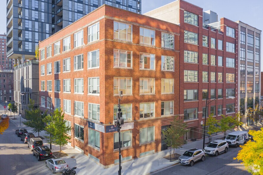 More Photos Of 401 W Superior St, Chicago Office For Lease