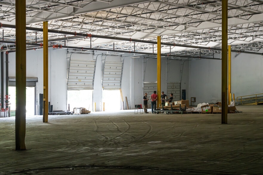 More Photos Of 144 Water st, Old Fort Warehouse For Lease