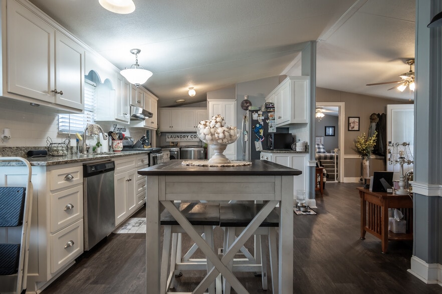 More Photos Of 3655 Neese Commerce Rd, Hull Multifamily For Sale