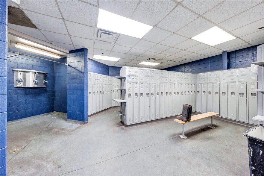 More Photos Of 17921 Main St, Buchanan Manufacturing For Sale