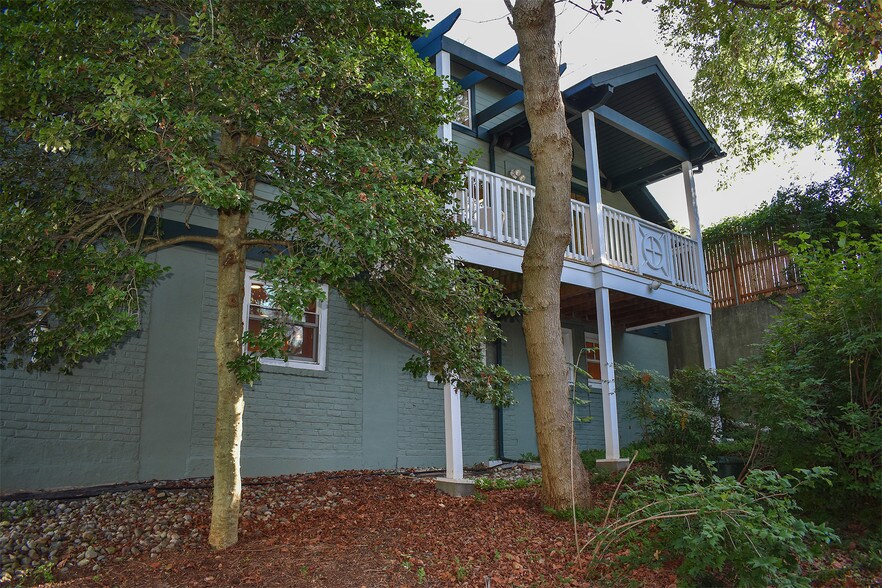 More Photos Of 6124 MacArthur Blvd, Bethesda Restaurant For Sale