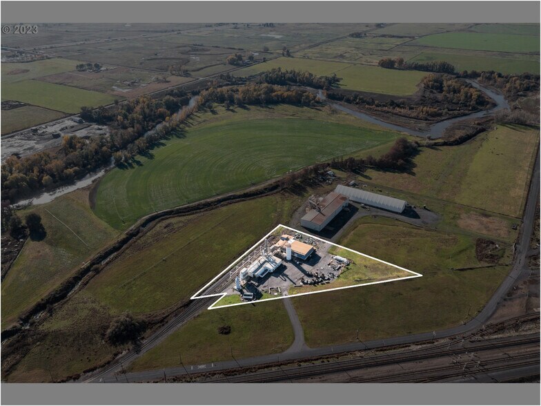 More Photos Of 405 Hoosier, Stanfield Food Processing For Lease