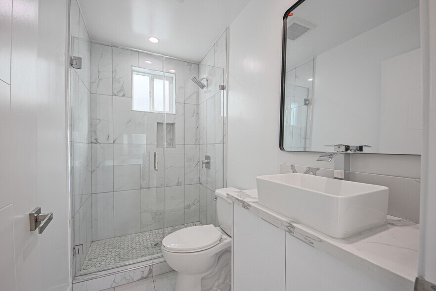 More Photos Of 1636 Longwood Ave, Los Angeles Apartments For Sale