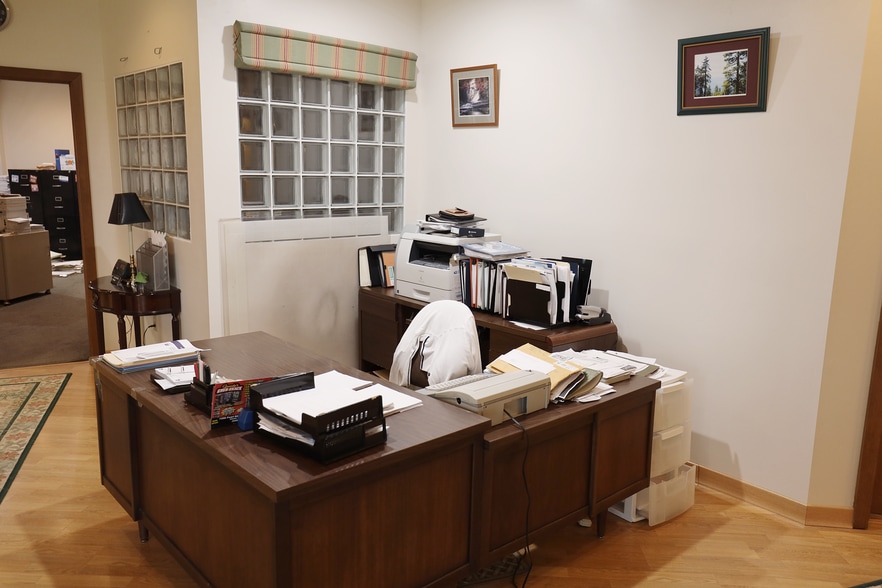 More Photos Of 7055 Engle Rd, Middleburg Heights Office For Sale