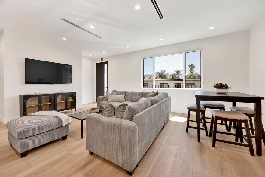 More Photos Of 7410 Denny Ave, Sun Valley Healthcare For Sale