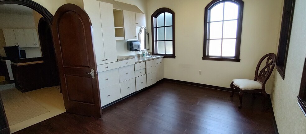 More Photos Of 4450 Union St, Johnstown Medical For Sale