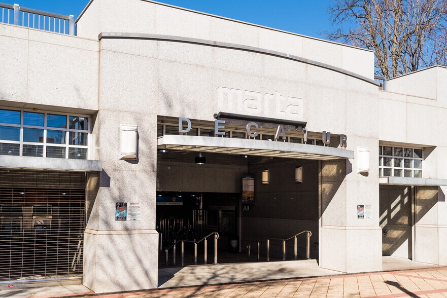 More Photos Of 215 Church St, Decatur Loft Creative Space For Lease