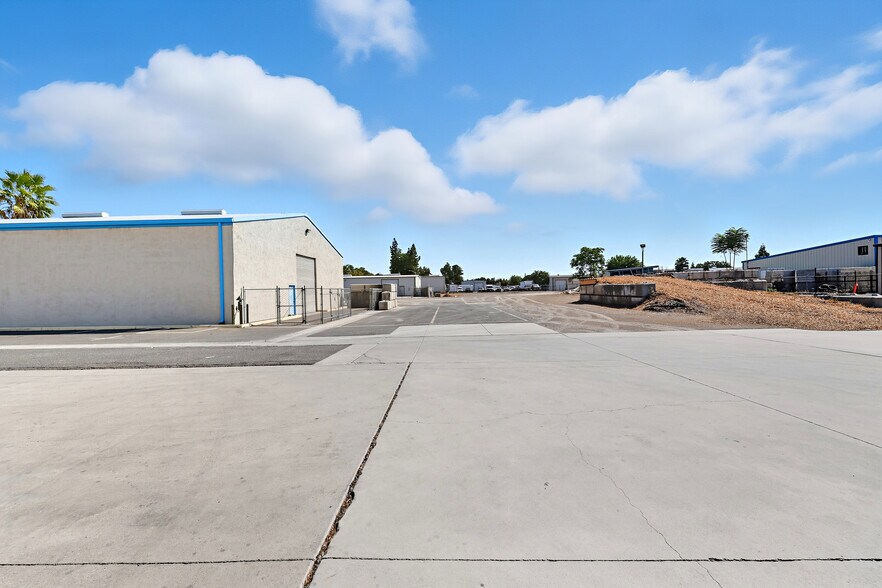 More Photos Of 240 Airpark Rd, Atwater Warehouse For Lease