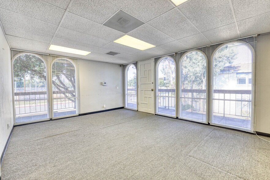 More Photos Of 17772 Irvine Blvd, Tustin Office For Lease