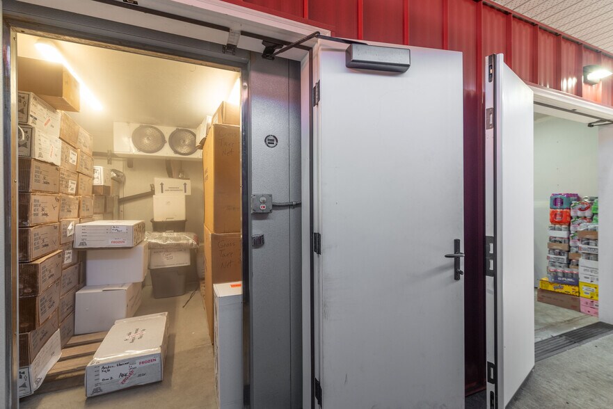 More Photos Of 7196/7198/7204 North Tongass Hwy, Ketchikan General Retail For Sale