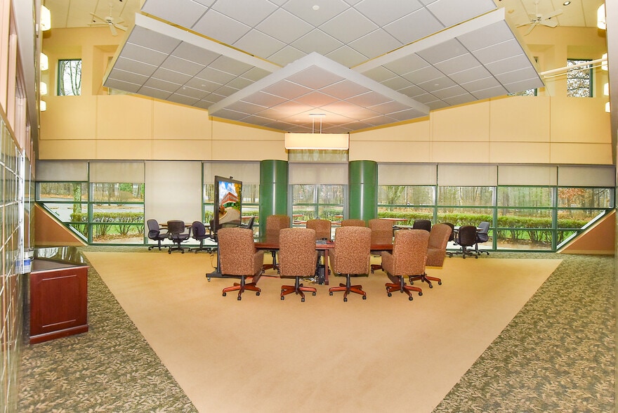 More Photos Of 755 Winding Brook Dr, Glastonbury Office For Sale