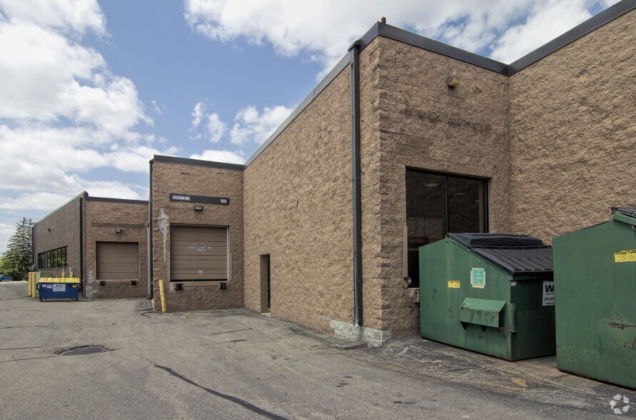 More Photos Of 1325 American Blvd E, Bloomington Showroom For Sale