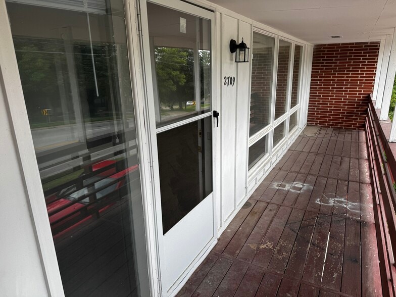 More Photos Of 2701-2727 Hubbell Ave, Des Moines Apartments For Sale