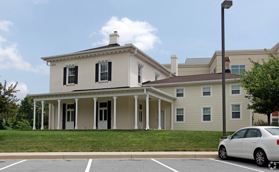 More Photos Of 9254 Bendix Rd, Columbia Office For Lease