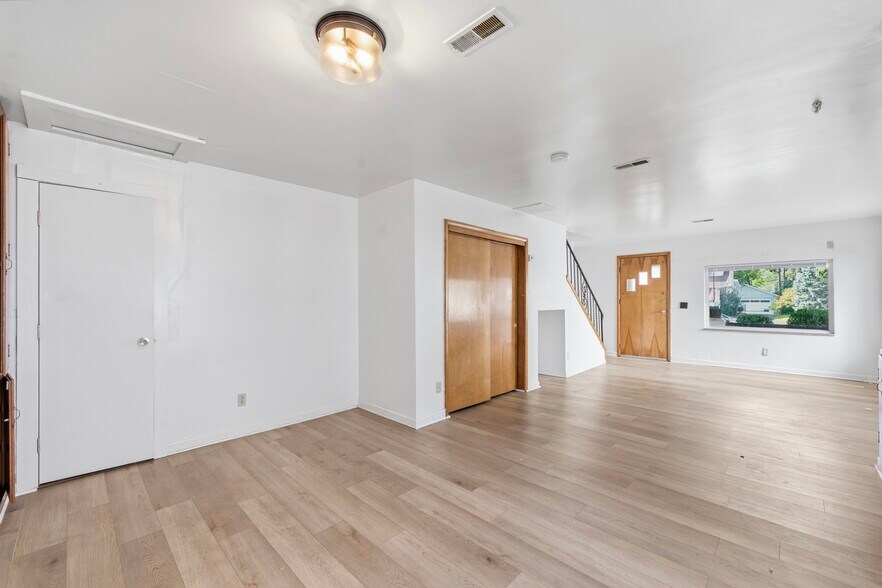 More Photos Of 4170-4174 Broadway, Grove City Multifamily For Sale