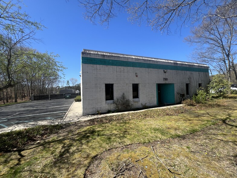 Primary Photo Of 730 Blue Point Rd, Holtsville Office For Sale