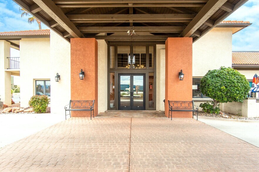 More Photos Of 301 W State Route 89A, Cottonwood Hotel For Sale