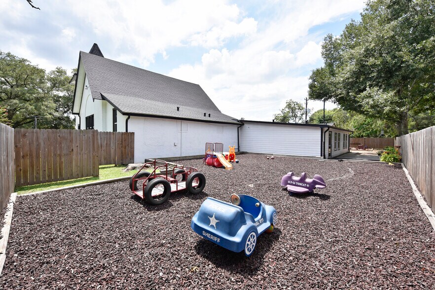 More Photos Of 1220 Mulcahy St, Rosenberg Religious Facility For Sale