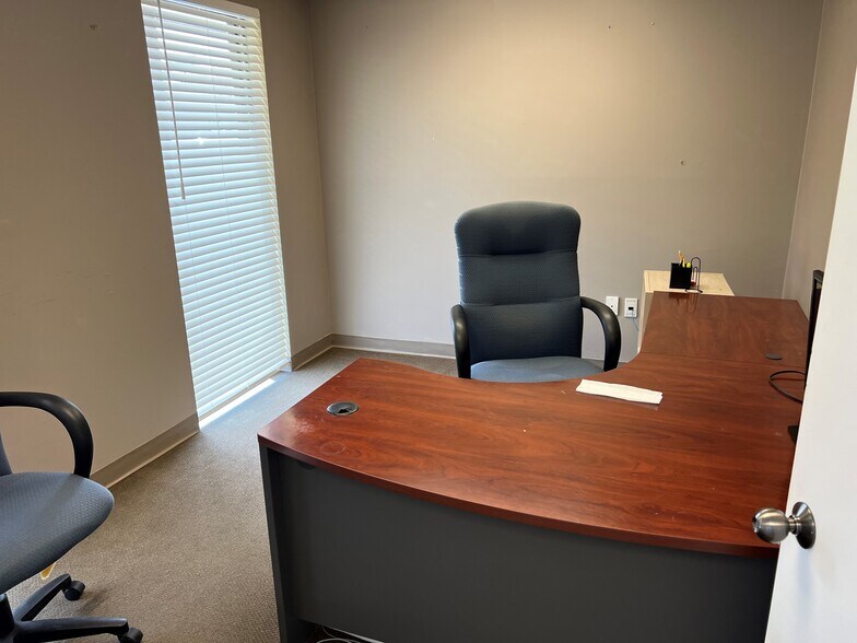 More Photos Of 6225 Presidential Ct, Fort Myers Office For Lease