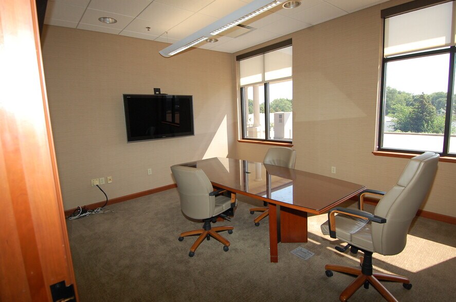 More Photos Of 640 Highway 1 W, Iowa City Office For Sale