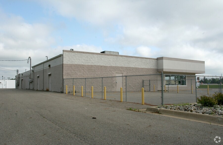 More Photos Of 409 N Cedar Rd, Mason Unknown For Lease