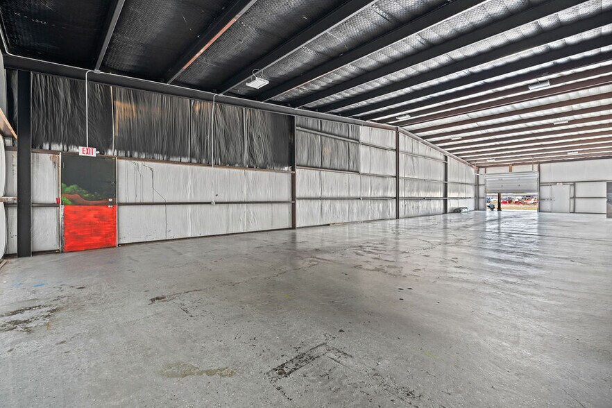 More Photos Of 2769 N Frankford Ave, Lubbock Warehouse For Sale