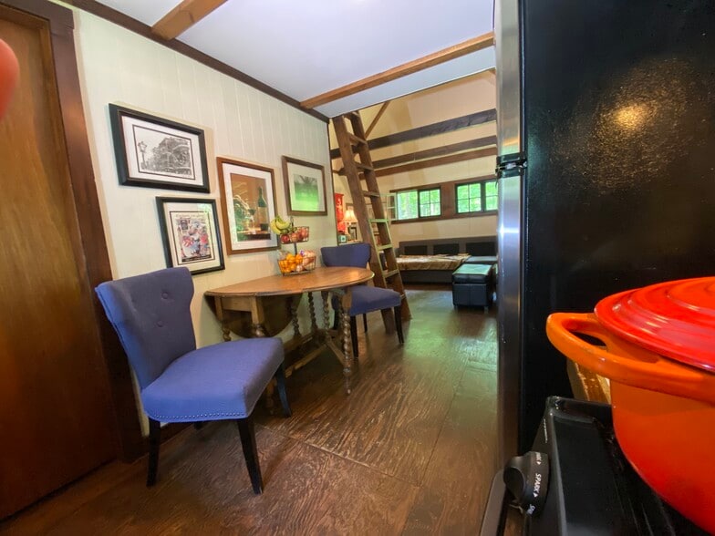 More Photos Of 15303 Midland Trl, Ansted Freestanding For Sale