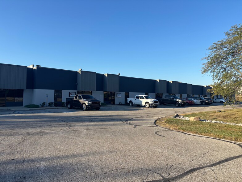 Primary Photo Of 1811 Executive Dr, Indianapolis Distribution For Lease
