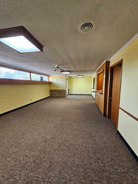 More Photos Of 1106 E Broadway Ave, Enid Medical For Sale